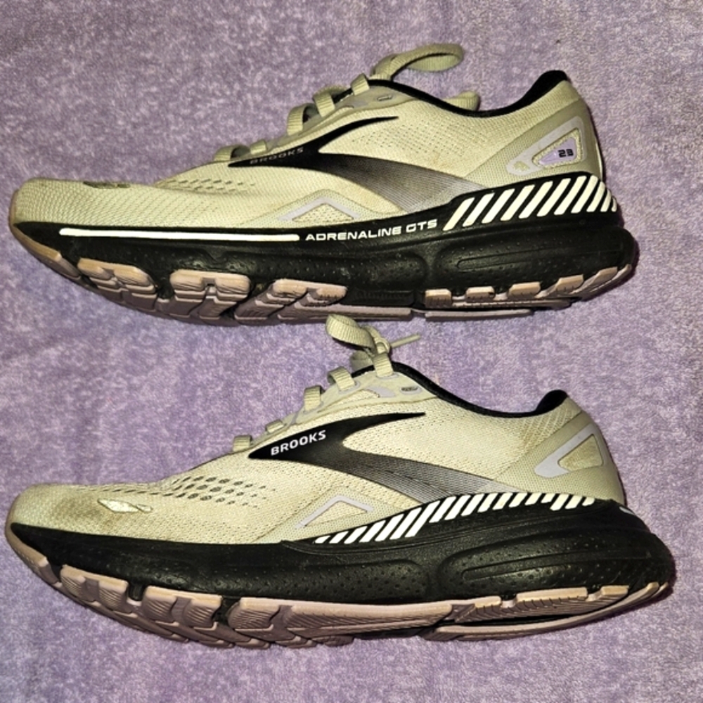 Brooks Adrenaline GTS 23 Womens Running Shoes - Picture 5 of 9